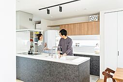 小嶋工務店 TOKYO WOOD - 小金井展示場の施工事例「こだわりポイントは100カ所以上!理想の家に仕上がりました」の画像