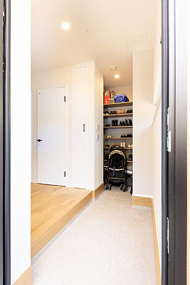 小嶋工務店 TOKYO WOOD - 立川第一展示場の施工事例「こだわりポイントは100カ所以上!理想の家に仕上がりました」の画像2