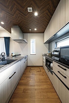 小嶋工務店 TOKYO WOOD - 立川第一展示場の施工事例「【3240万円】憧れの吹き抜けと快適さを実現!こだわりの「多摩の木」で叶えた家」の画像4