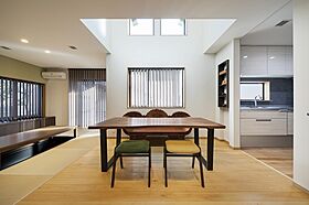 小嶋工務店 TOKYO WOOD - 立川第一展示場の施工事例「エスニックインテリアと琉球畳の趣のある和モダン空間を実現」の画像1