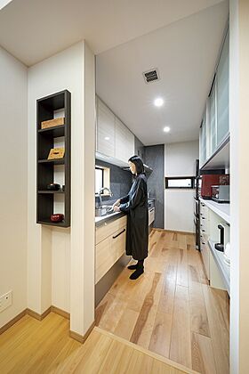 小嶋工務店 TOKYO WOOD - 立川第一展示場の施工事例「エスニックインテリアと琉球畳の趣のある和モダン空間を実現」の画像6