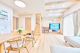 小嶋工務店 TOKYO WOOD - 立川第一展示場の施工事例「【4236万円】こどもの成長と共に家の変化も楽しむ、長く住み続けられる家。」のメイン画像