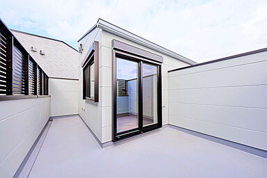 小嶋工務店 TOKYO WOOD - 立川第一展示場の施工事例「【3098万円】それぞれの住みやすさと関係性に配慮、風通しの良いズレの2世帯。」の画像10