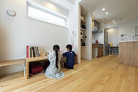 小嶋工務店 TOKYO WOOD - Forest Family展示場の施工事例「【2713万円】どこにいても家族とつながる木の香りに包まれた、開放感いっぱいの家」の画像5