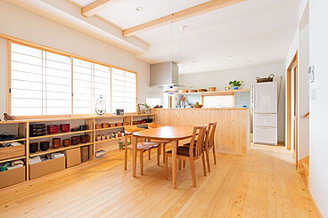 小嶋工務店 TOKYO WOOD - 立川第一展示場の施工事例「【2826万円】ヒノキの香りとぬくもりが心地よい、こだわりいっぱいの木の家」の画像