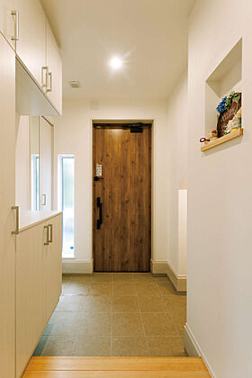 小嶋工務店 TOKYO WOOD - Forest Family展示場の施工事例「【2500万円~】趣味や仕事を満喫する、緑に映えるTOKYO WOODの家」の画像2