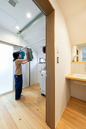 小嶋工務店 TOKYO WOOD - Forest Family展示場の施工事例「【3000万円~】大好きな多摩産の木に包まれて。家族と一緒に時を刻み、育む家」の画像5