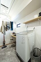 木の家スタイルの洗面所 小嶋工務店 TOKYO WOOD - 三鷹展示場の事例画像