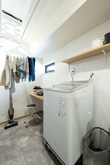 小嶋工務店 TOKYO WOOD - 立川第一展示場の施工事例「【2500万円~】リビングに縁側を作りのびのびと東京の木と陽光、風に触れ合う家」の画像3