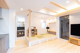 小嶋工務店 TOKYO WOOD - Forest Family展示場の施工事例「【3850万円】大人のモダンスタイル空間。縦横に広がる空間設計に注目」の画像2