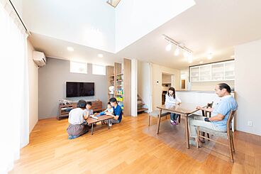 小嶋工務店 TOKYO WOOD - 立川第一展示場の施工事例「【4000万円~】程よい距離感で、おたがいの暮らしを大切にする二世帯住宅」の画像