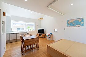 小嶋工務店 TOKYO WOOD - Forest Family展示場の施工事例「【1500万円~】お気に入りの景色をリビングの一部に取り込んだこだわり設計」の画像1