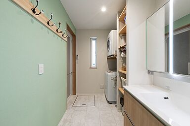 小嶋工務店 TOKYO WOOD - 小金井展示場の施工事例「ピアノの音色に、開放的なLDK こだわりのひとつひとつを細やかな空間設計で実現」の画像8