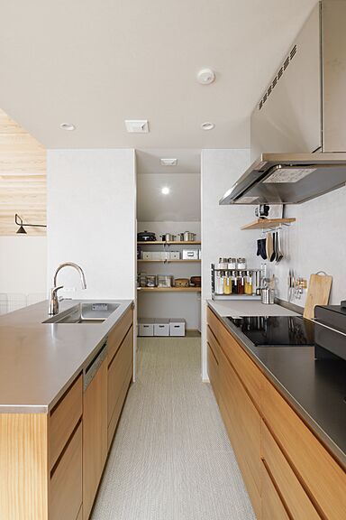 小嶋工務店 TOKYO WOOD - Forest Family展示場の施工事例「山嶺のコテージのよう 光に包まれる心ほどける木の住まい」の画像4