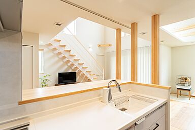 小嶋工務店 TOKYO WOOD - 小金井展示場の施工事例「TOKYO WOODの無垢材が満ちる 澄んだ空気の家」の画像6