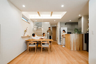 小嶋工務店 TOKYO WOOD - 小金井展示場の施工事例「なかよし家族が選んだ“完全同居型” それぞれの暮らしも楽しい二世帯住宅へ」の画像