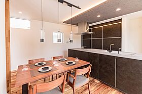 一生健命の家づくり研究会の施工事例「【一生健命の家づくり研究会】無垢材とモノトーンで仕上げたモダンハウス」の画像2