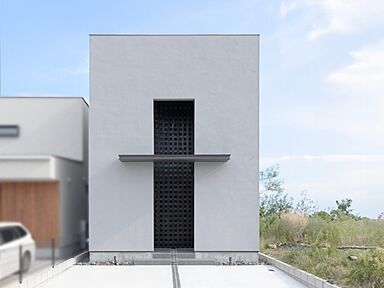 一生健命の家づくり研究会の施工事例「【一生健命の家づくり研究会】高天井3mの広がりを感じるモダンな家」の画像1