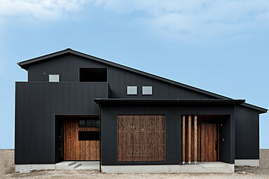 一生健命の家づくり研究会の施工事例「【一生健命の家づくり研究会】平屋の落ち着きをまとう、和モダンな佇まい | 碧南市」の画像1