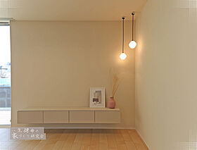 一生健命の家づくり研究会の施工事例「【一生健命の家づくり研究会】韓国ポップな色づかいが楽しい三角屋根の家|清洲市」のメイン画像