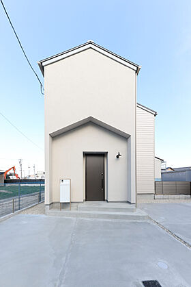 一生健命の家づくり研究会の施工事例「【一生健命の家づくり研究会】韓国ポップな色づかいが楽しい三角屋根の家|清洲市」の画像6