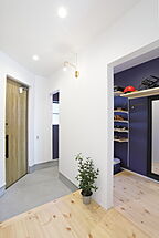 和風・和モダンスタイルの玄関 株式会社八'家の事例画像