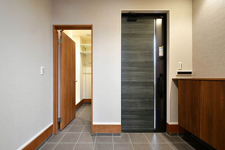 太平ハウス・ラボ株式会社の公式画像_玄関3