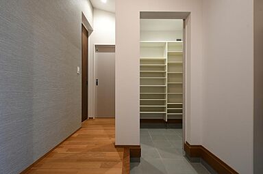 太平ハウス・ラボ株式会社の施工事例「耐震+制震技術と北海道基準の断熱性能を備えたデザイン住宅」の画像3