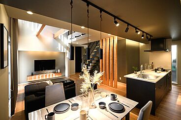 株式会社Standard 沼津市岡宮展示場の施工事例「【三島市/30坪】光あふれる吹き抜けと鉄骨階段のあるお家」の画像