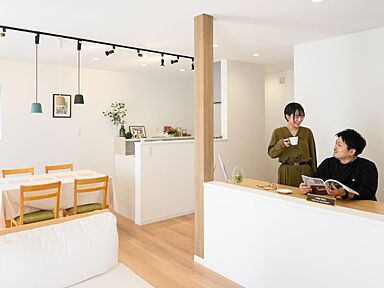 株式会社スタンダード 沼津市岡宮展示場の施工事例「【御殿場市/34坪】カウンターで家族が繋がるナチュラルな家」の画像