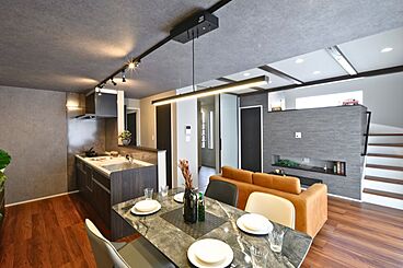 株式会社Standard 沼津市岡宮展示場の施工事例「【三島市/30坪】素材感を重視した抜け感のあるインダストリアルスタイル」の画像