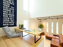 株式会社Standard 沼津市岡宮展示場の施工事例「【富士市/28坪】中二階のある明るく広々とした開放感のあるLDK」の画像