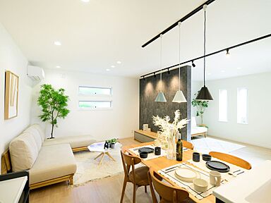株式会社スタンダード 沼津市岡宮展示場の施工事例「【伊豆の国市/31坪】プライベートテラスのあるやすらぎの家」の画像2