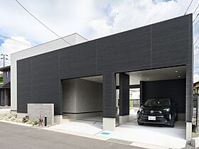 株式会社スタンダード 沼津市岡宮展示場の施工事例「【富士宮市/35坪/平屋】愛車と開放感を独り占めする、ガレージ&コートハウス」の画像1