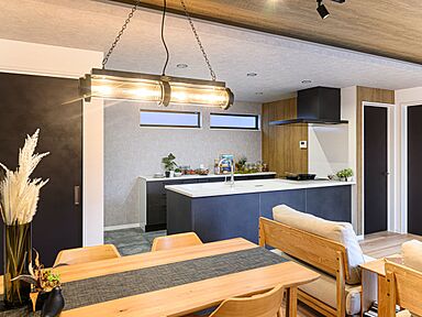 株式会社スタンダード 沼津市岡宮展示場の施工事例「【富士宮市/35坪/平屋】愛車と開放感を独り占めする、ガレージ&コートハウス」の画像3