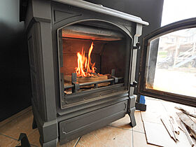 株式会社アイダ設計 名取店の施工事例「茨城県稲敷郡 A様邸 スカイバルコニーと薪ストーブがある家」の画像3