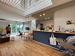 株式会社建匠の施工事例「吹き抜けとボルダリング壁がある、遊び心溢れる開放的な家」の画像