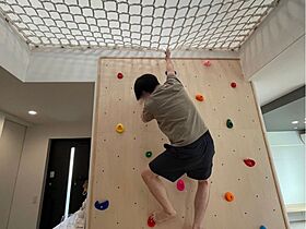 株式会社建匠の施工事例「吹き抜けとボルダリング壁がある、遊び心溢れる開放的な家」の画像3