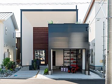 株式会社建匠の施工事例「ガレージと青空リビングのあるモデルハウス」の画像