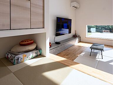 株式会社建匠の施工事例「勾配天井で開放的に暮らせるL字型の平屋」の画像2