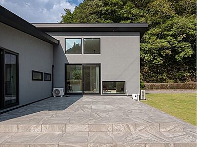 株式会社建匠の施工事例「勾配天井で開放的に暮らせるL字型の平屋」の画像3