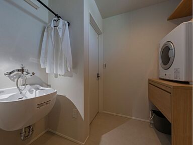 株式会社建匠の施工事例「建築家とつくる洗練モダン住宅」の画像2