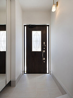 クラシスホーム株式会社 春日井店の施工事例「【クラシスホーム】白壁の美しいジョージアン様式の暮らし | 刈谷市 38坪」の画像2