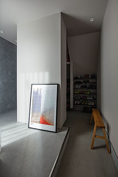 クラシスホーム株式会社 春日井店の施工事例「【クラシスホーム】無機質と有機質のコントラストが生むモードな雰囲気の家」の画像2