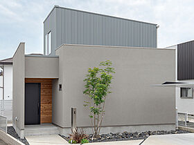 クラシスホーム株式会社 春日井店の施工事例「【クラシスホーム】グレーと木目を基調としたシンプルな住まい | 豊川市 37坪」の画像1