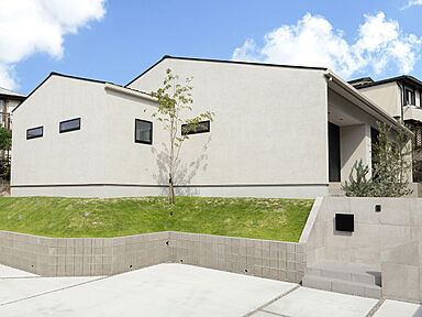 クラシスホーム株式会社 春日井店の施工事例「【クラシスホーム】グレイッシュカラーのシックな平屋 | 可児市 36坪」の画像1