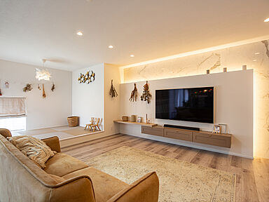 クラシスホーム株式会社 緑店(本店)の施工事例「【クラシスホーム】吹き抜けと大開口から陽が注ぐ三角屋根の家 | 瀬戸市 46坪」の画像3