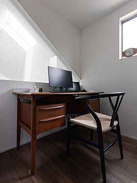 クラシスホーム株式会社 春日井店の施工事例「【クラシスホーム】塗り壁と吹き抜けが美術館のような住まい | 一宮市 43坪」の画像8