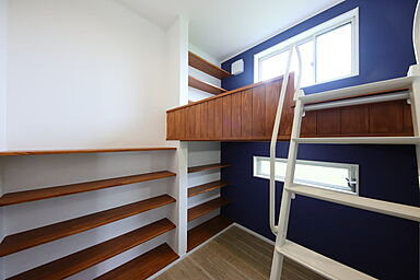 鎌田建設株式会社の施工事例「霧島市国分 K様邸 全集中の収納ーファミリークローク」の画像5