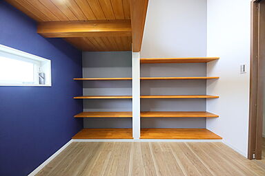 鎌田建設株式会社の施工事例「霧島市国分 K様邸 全集中の収納ーファミリークローク」の画像6